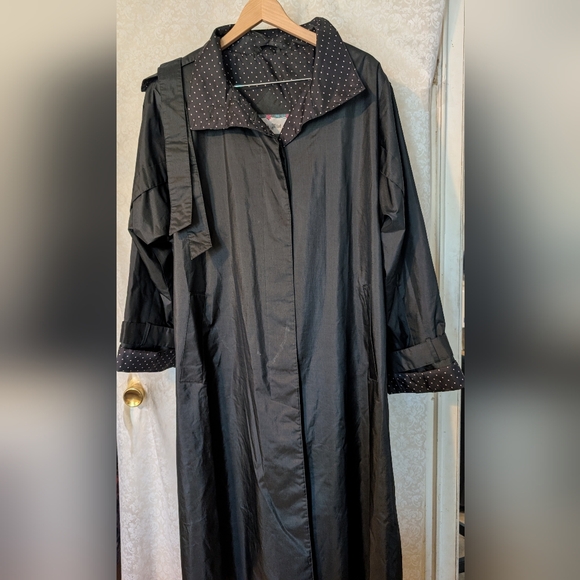 British Mist Women's Full Length Black Coat w Polka‎ Dot Detail Sz.14 - Picture 2 of 16